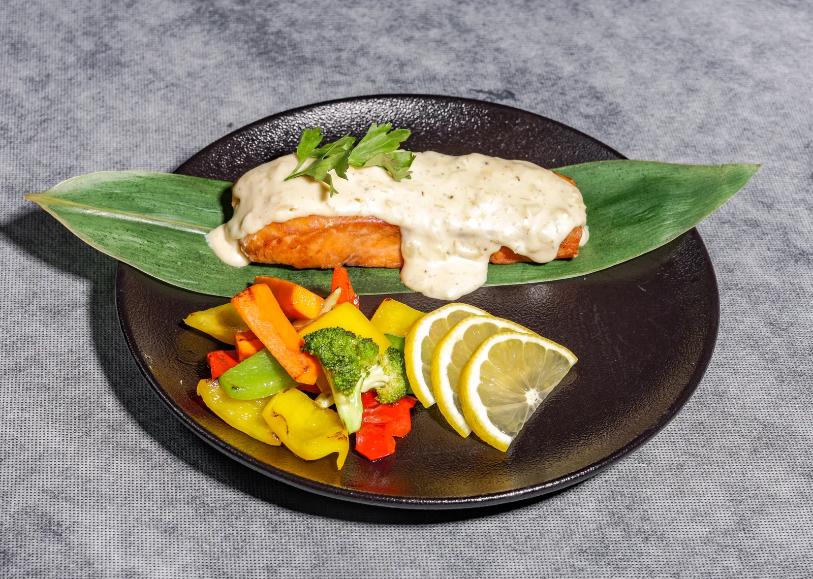 Grilled Salmon - سلمون مشوي